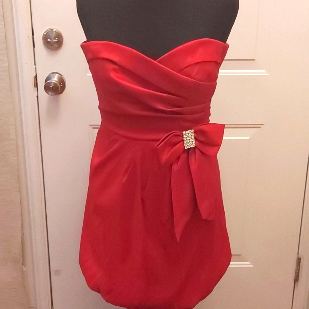 Formal red sweetheart neckline dress